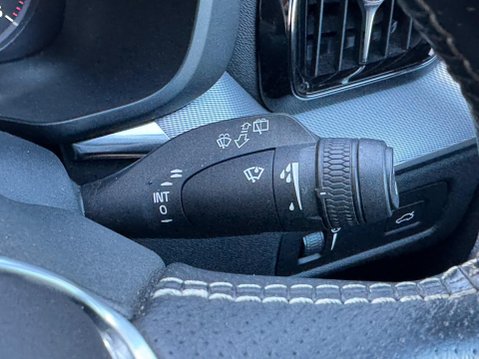 Volvo XC60 2.0 D4 R-Design AWD Euro 6 (s/s) 5dr 37