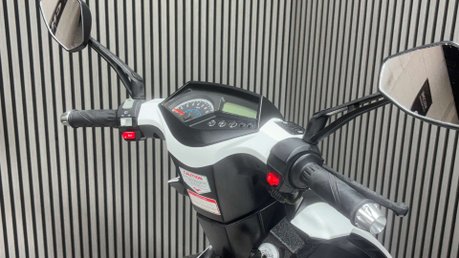 Lexmoto Diablo 2024 ONLY 800 MILES 50CC SCOOTER 1 OWNER LEARNER 24
