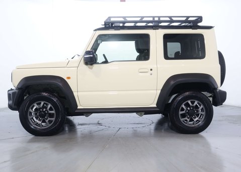 Suzuki Jimny SZ5 4X4 8