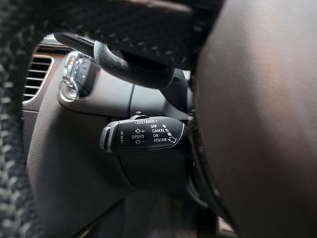 Audi RS4 4.2 FSI V8 Estate 5dr Petrol S Tronic quattro Euro 5 (450 ps) 13