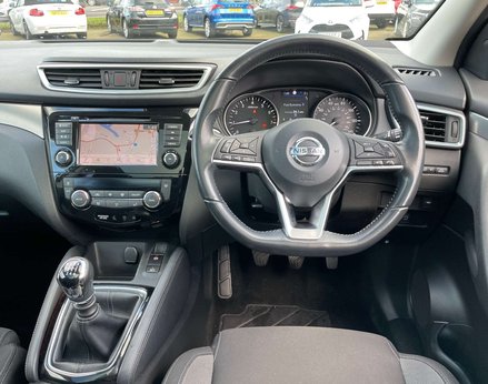 Nissan Qashqai 1.3 Qashqai N-Connecta DiG-T 5dr 18