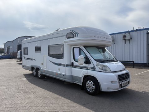 Fiat Ducato AUTO TRAIL CHIEFTAIN SE TAG AXLE 6 BERTH MOTORHOME GARAGE 2