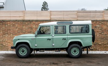 Land Rover Defender 110 Heritage 2