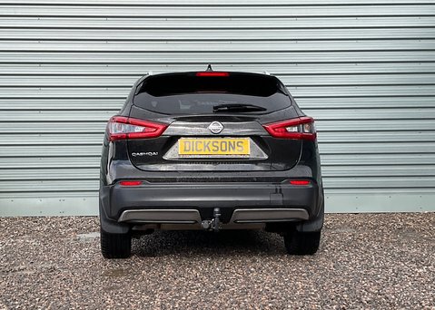 Nissan Qashqai 1.3 DIG-T TEKNA 9