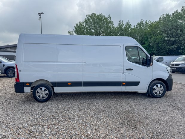 Renault Master LWB L3H2 Medium Roof Advance Lm35 Air Con Nav Sensors EURO 6 5