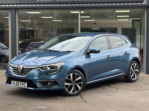 Renault Megane ICONIC TCE 3