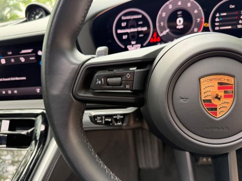 Porsche Panamera 4 PDK 57