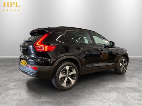 Volvo XC40 2.0 B4 MHEV Plus Dark SUV 5dr Petrol Hybrid DCT Auto Euro 6 (s/s) (197 ps) 7