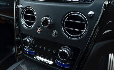 Rolls-Royce Cullinan Black Badge 22