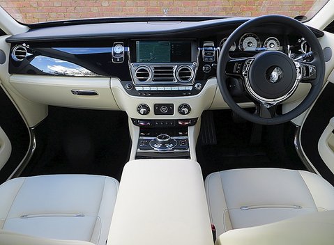 Rolls-Royce Wraith 6