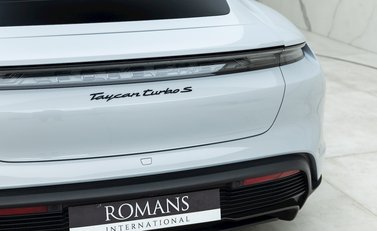 Porsche Taycan Turbo S 26