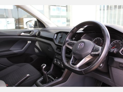 Volkswagen T-Cross SE TSI 8
