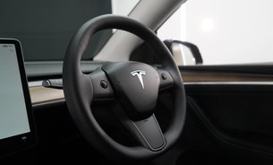 Tesla Model Y LONG RANGE AWD Comfort Suspension One Owner Tesla Comp Warranty until 12/27 23