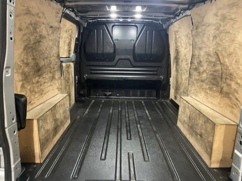 Ford Transit Custom 320 LIMITED L1H1 P/V 8