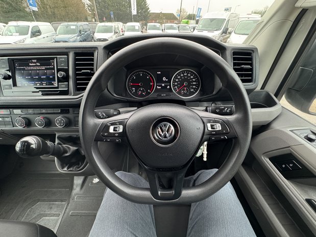 Volkswagen Crafter MWB L2H2 High Roof Trendline Cr35 Air Con EURO 6* 16
