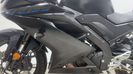 Yamaha R125 YZF 2023 ONLY 4K 1 OWNER NEW MOT SERVICED SPORTS BIKE 125CC 24