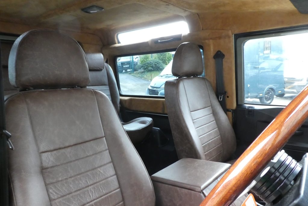 Land Rover Defender 90 HARDTOP HUGE SPEND 4 SEATER WITH SEEKER STYLING BESPOKE BUILD  11