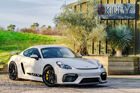 Porsche 718 Cayman GT4 PDK 2
