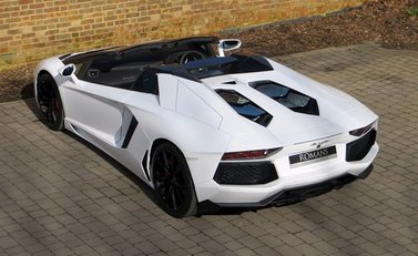 Lamborghini Aventador LP 700-4 Roadster 8