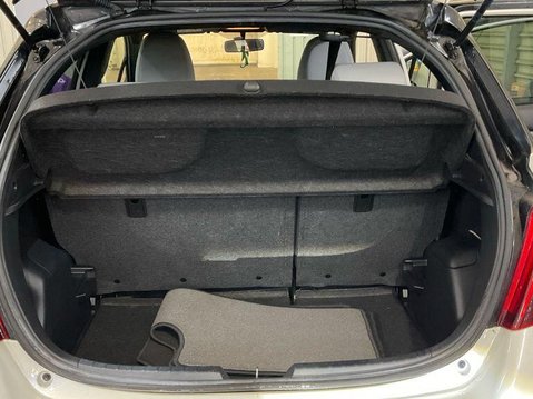 Toyota Yaris 1.33 Dual VVT-i Design Euro 6 5dr 10