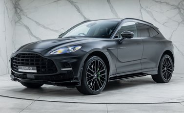 Aston Martin DBX 707 1