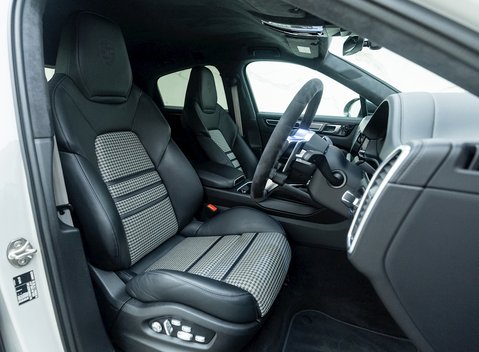 Porsche Cayenne GTS Coupé 10