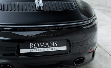 Porsche 911 Carrera GTS (992) 26