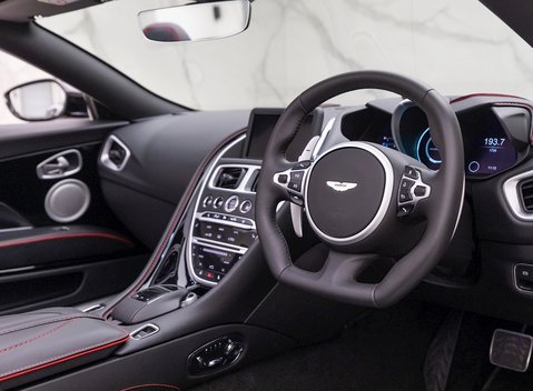 Aston Martin DBS Superleggera Volante 11