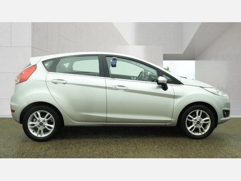Ford Fiesta 1.0T EcoBoost Zetec Euro 6 (s/s) 5dr 3
