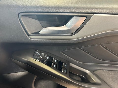 Ford Focus 1.0T EcoBoost ST-Line Style Euro 6 (s/s) 5dr 35