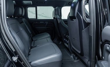 Land Rover Defender 110 OCTA Black 19