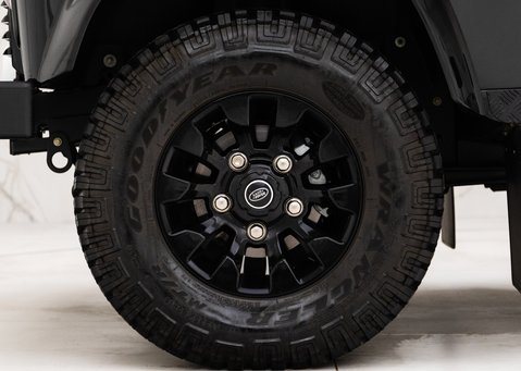 Land Rover Defender 110 XS 