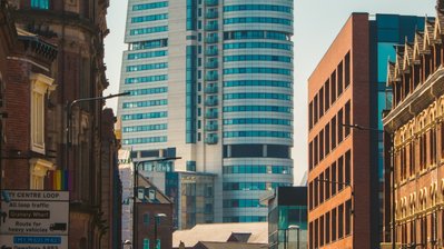 The History of Car Manufacturing in Leeds 