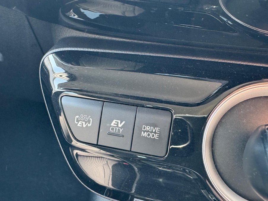 2021 Toyota Prius — image 24