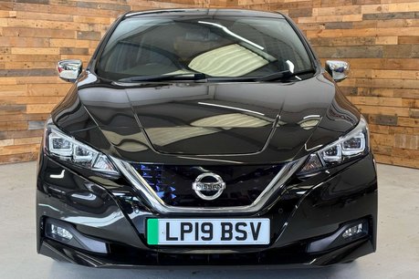 Nissan LEAF 40kWh Tekna Hatchback 5dr Electric Auto (150 ps) 2