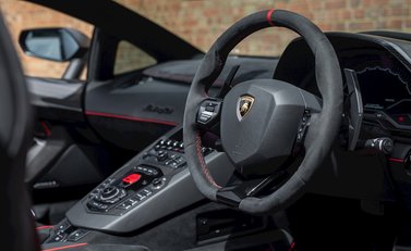 Lamborghini Aventador SV LP 750-4 Roadster 15