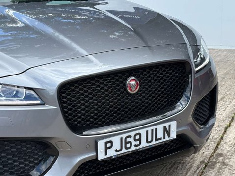 Jaguar F-Pace 2.0 F-PACE Chequered Flag AWD D Auto 4WD 5dr 4