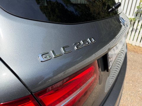 Mercedes-Benz GLC GLC 250 4MATIC AMG LINE 62