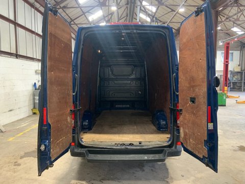 Volkswagen Crafter CR35 TDI M H/R P/V STARTLINE 11