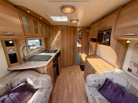 Bailey Unicorn Seville  16