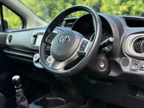 Toyota Yaris 1.33 Dual VVT-i TR Euro 5 5dr 11