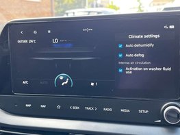 Hyundai BAYON 1.0 Bayon Premium TGDi MHEV Auto 5dr 37