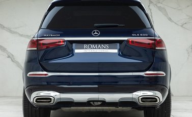 Mercedes-Benz GLS 600 5