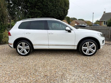 Volkswagen Touareg 3.0 TDI V6 BlueMotion Tech R-Line Tiptronic 4WD Euro 6 (s/s) 5dr 6