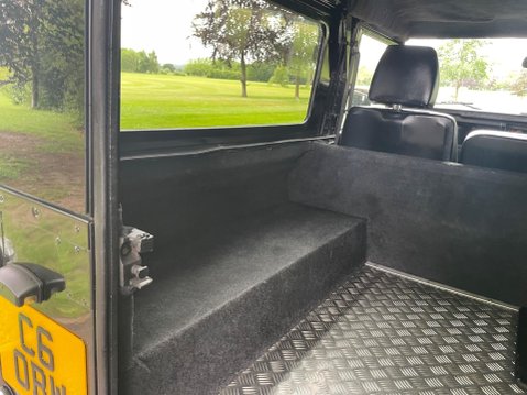 Land Rover Defender 2.5 TD5 32