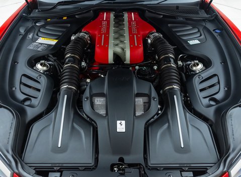 Ferrari GTC4 Lusso V12 41