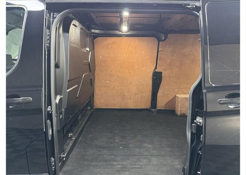 Ford Transit Custom 2.0 300 EcoBlue Limited Panel Van 5dr Diesel Manual L2 H1 Euro 6 (s/s) (130 38