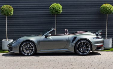 Porsche 911 Turbo S Cabriolet (992) 3