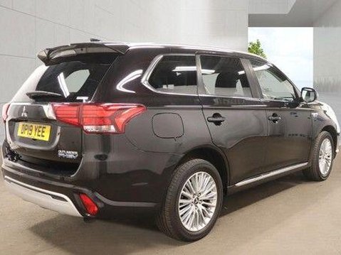 Mitsubishi Outlander PHEV JURO 6