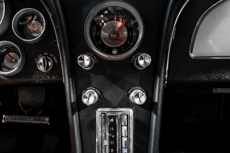 Chevrolet Corvette Stingray SPLIT WINDOW MANUAL FUELIE. FULL RESTO. MATCHING NUMBERS. IMMACULATE. 49